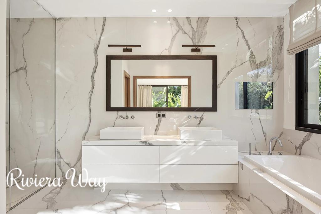 10 room villa in Mougins, photo #7, listing #102921252