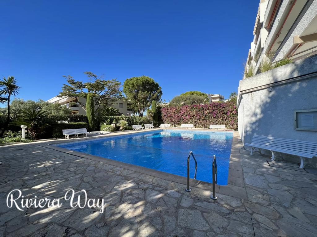 3 room apartment in Antibes, photo #3, listing #103975536