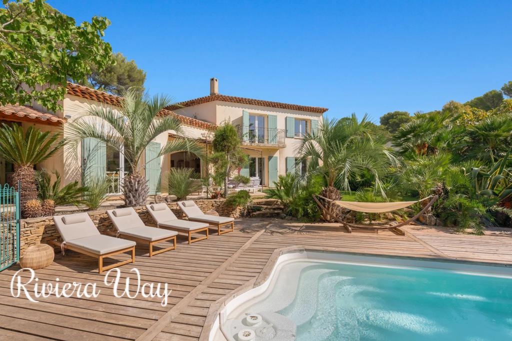 8 room villa in La Londe-les-Maures, photo #1, listing #105707994