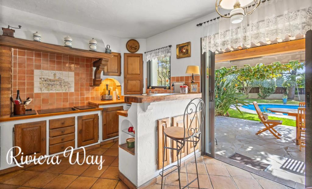 6 room villa in Mougins, photo #4, listing #105739578