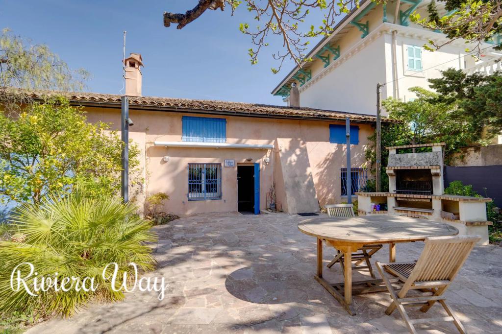 8 room villa in Sainte-Maxime, photo #2, listing #104481342