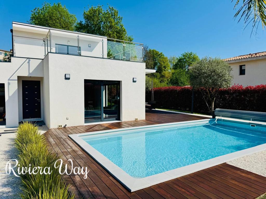 5 room villa in Saint-Paul-de-Vence, photo #2, listing #103133940
