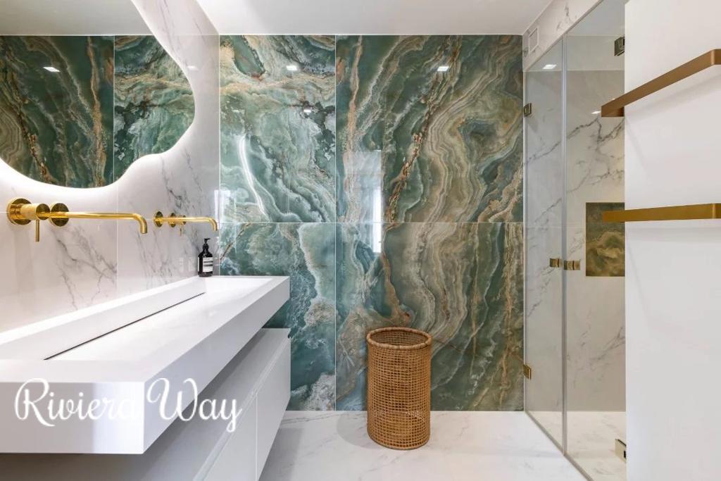 5 room apartment in Villefranche-sur-Mer, photo #5, listing #103229028