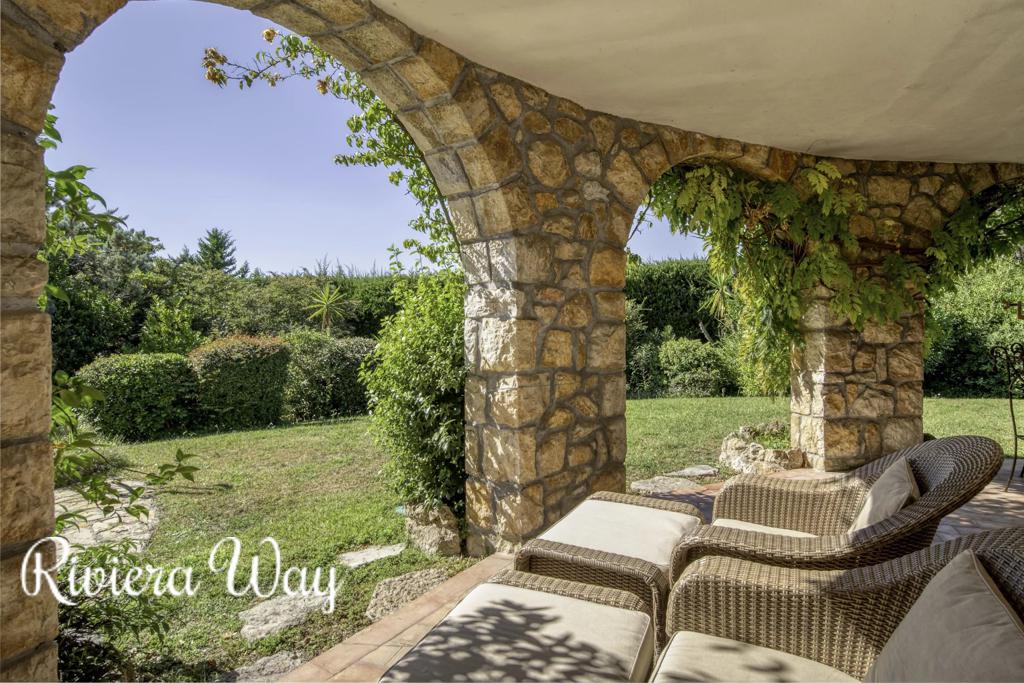 6 room villa in Mougins, photo #8, listing #104300070