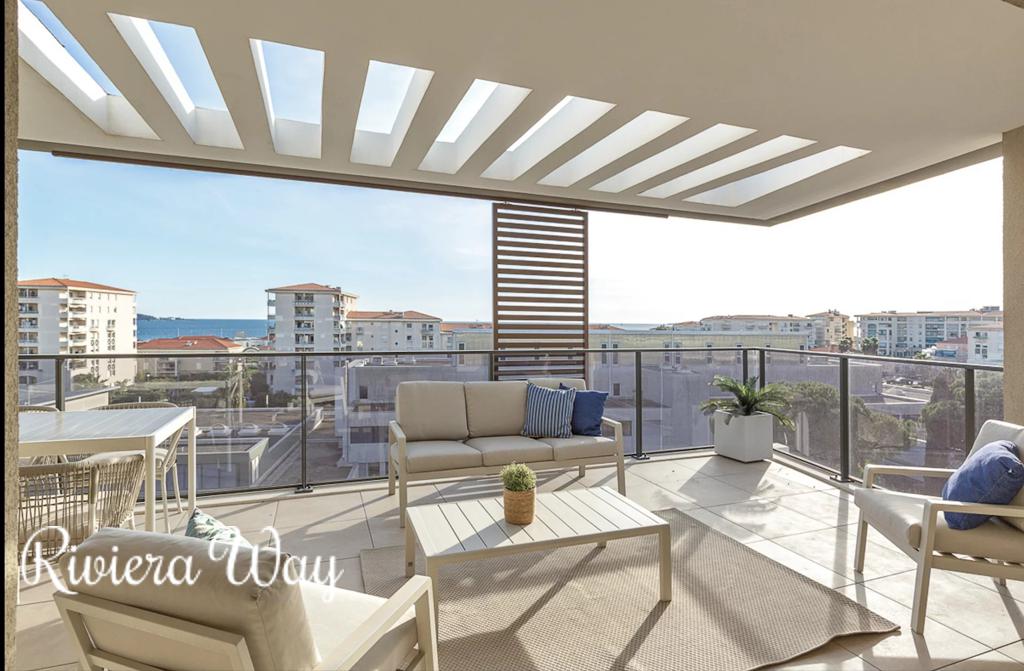 4 room new home in Antibes, photo #1, listing #106178058