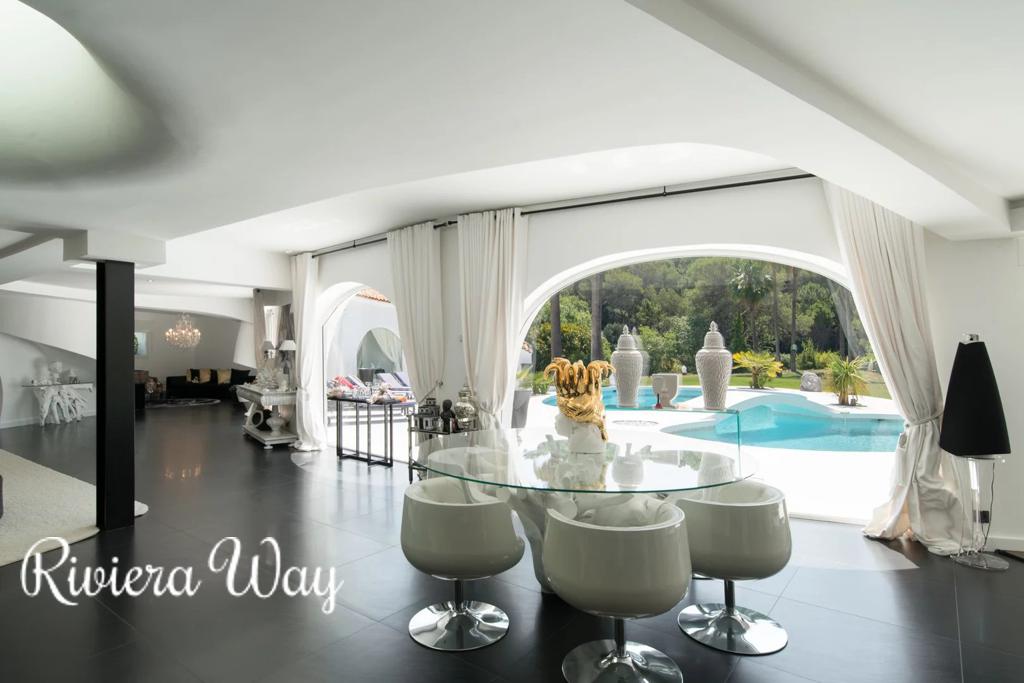 8 room villa in Mougins, photo #7, listing #105737898
