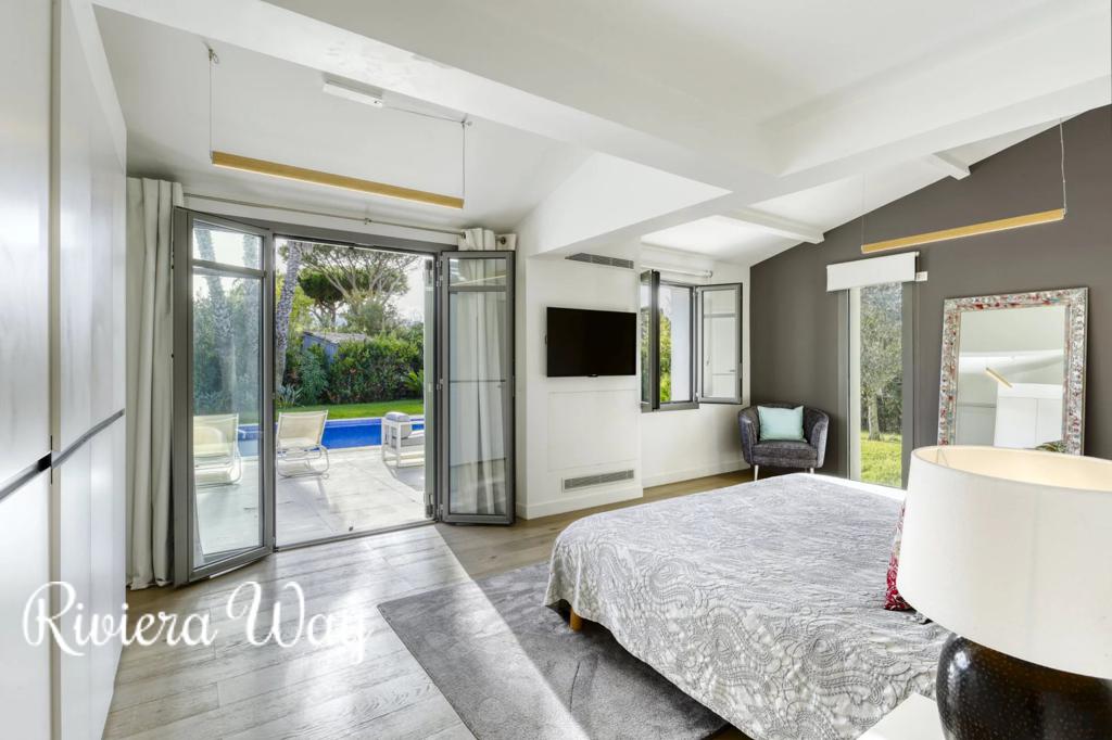 5 room villa in Saint-Tropez, photo #10, listing #80490900