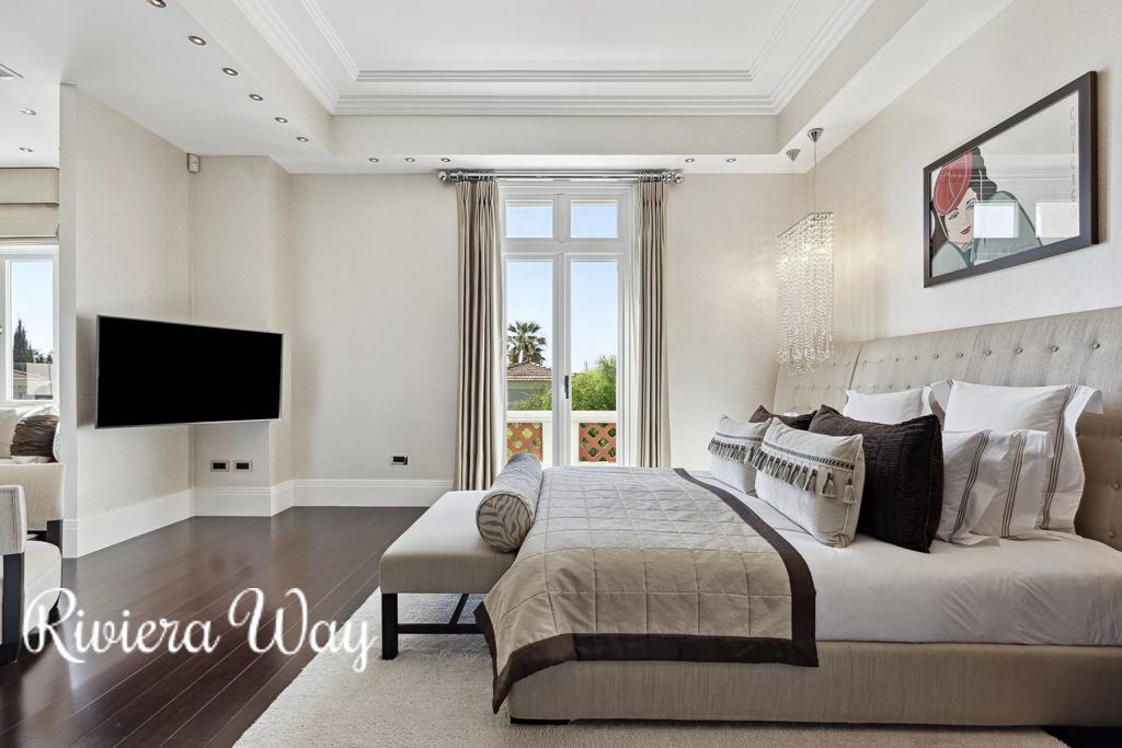 5 room villa in Cap d'Antibes, photo #2, listing #103975620