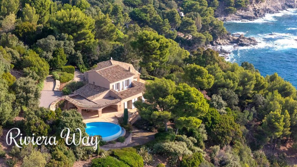8 room villa in Rayol-Canadel-sur-Mer, photo #4, listing #107202984