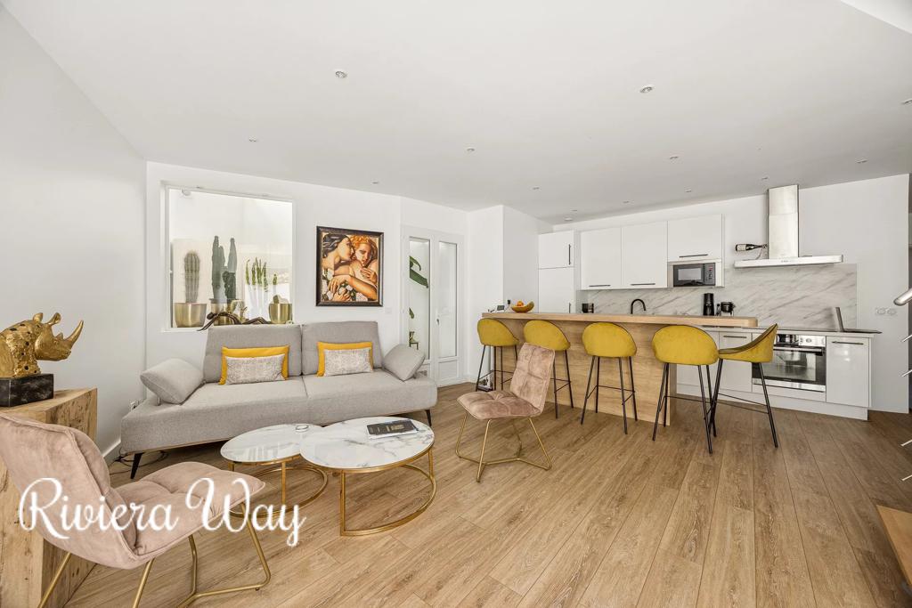 4 room apartment in Antibes, photo #9, listing #106332282