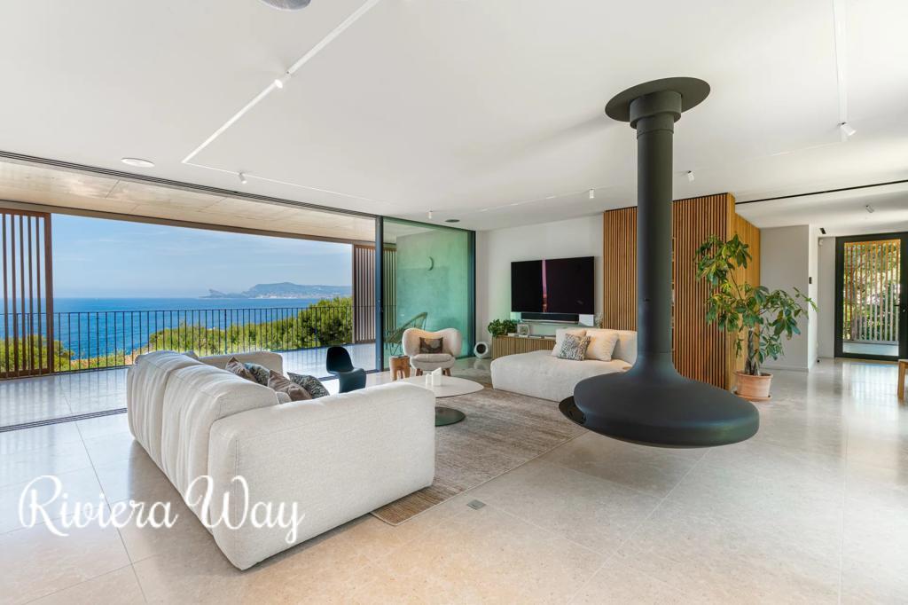 8 room villa in Saint-Cyr-sur-Mer, photo #5, listing #106811670