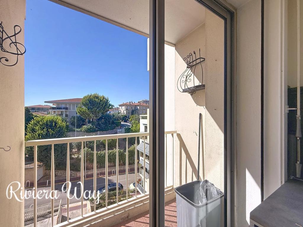 3 room apartment in Cannes, photo #9, listing #104150088