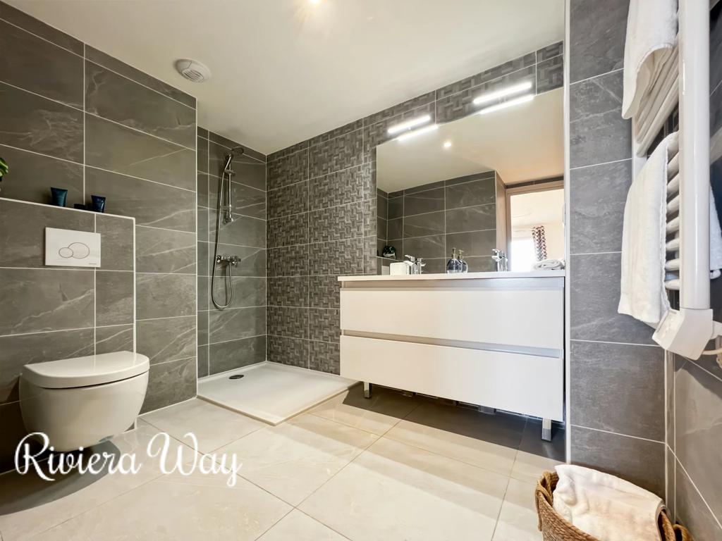 4 room new home in Antibes, photo #9, listing #106178058