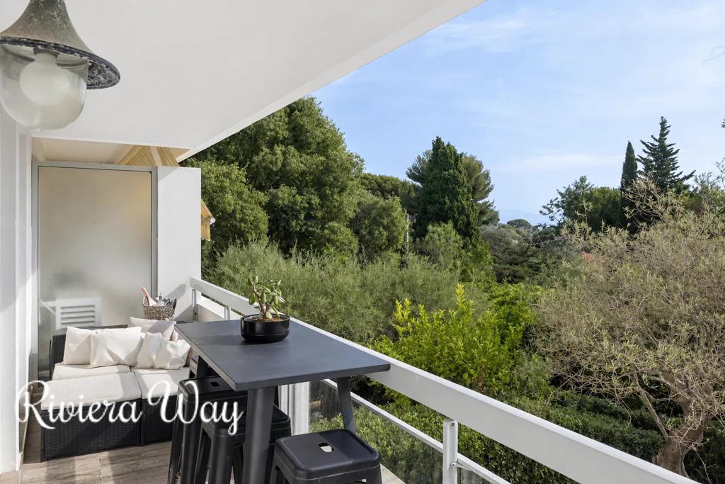 3 room apartment in Antibes, photo #2, listing #106488648