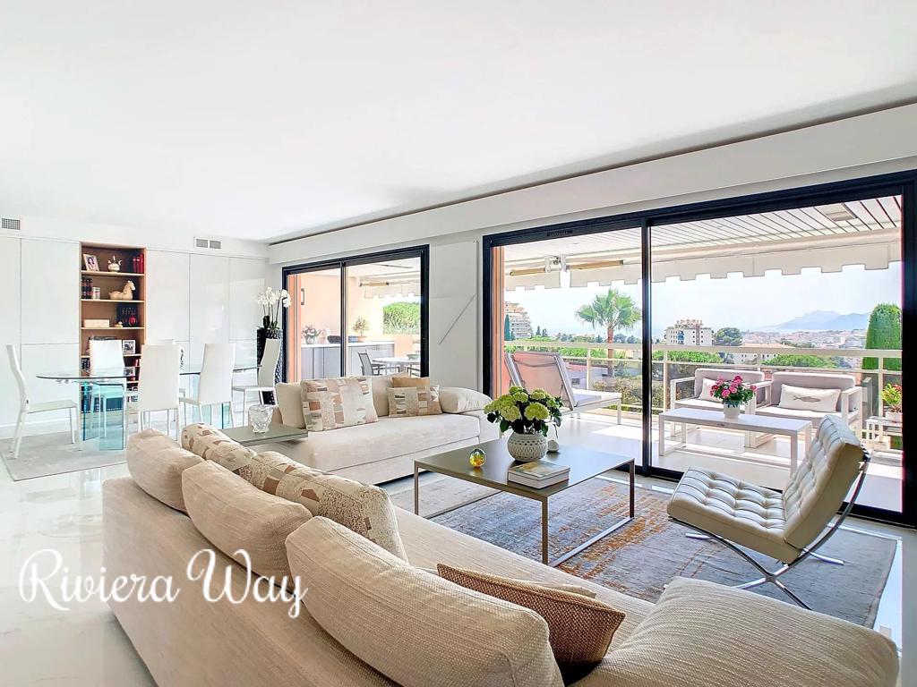 4 room apartment in Le Cannet, photo #6, listing #103040574