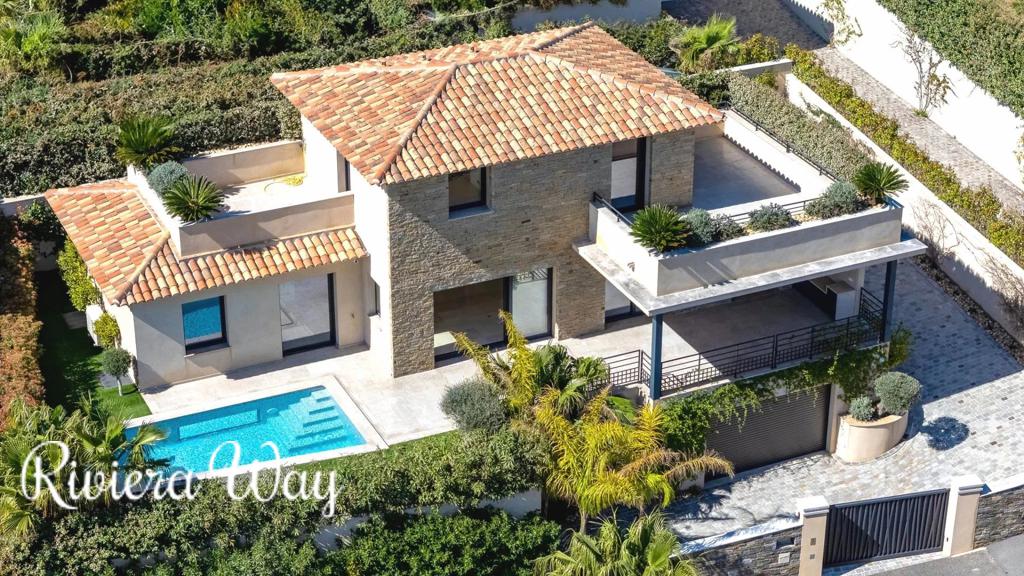5 room villa in Sainte-Maxime, photo #1, listing #105891828