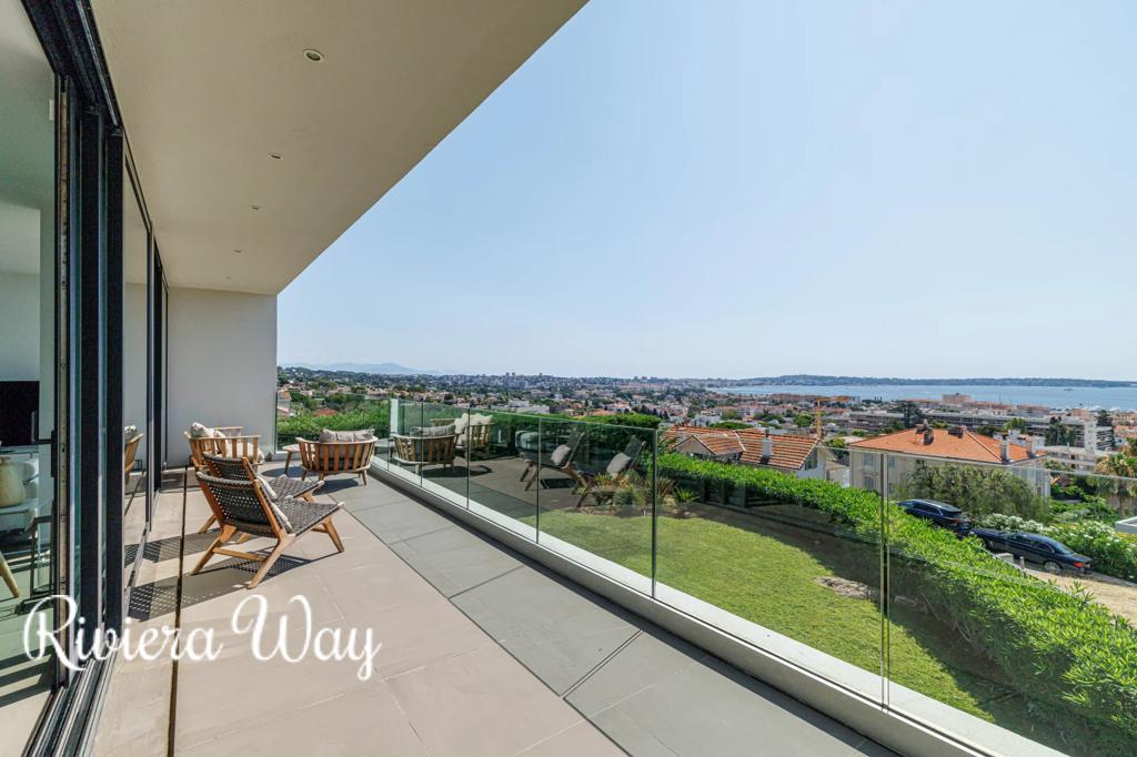 6 room villa in Golf Juan, photo #4, listing #106608894
