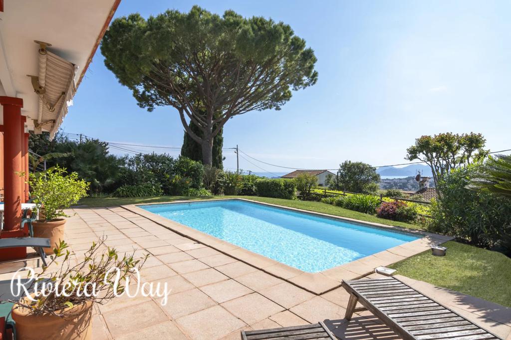 6 room villa in Cannes, photo #9, listing #102921420