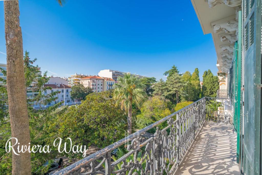 4 room apartment in Cannes, photo #9, listing #100826166