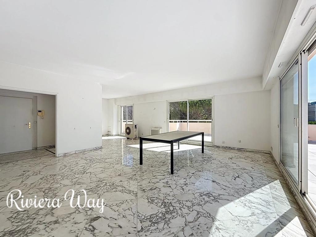 4 room apartment in Le Cannet, photo #7, listing #101771670