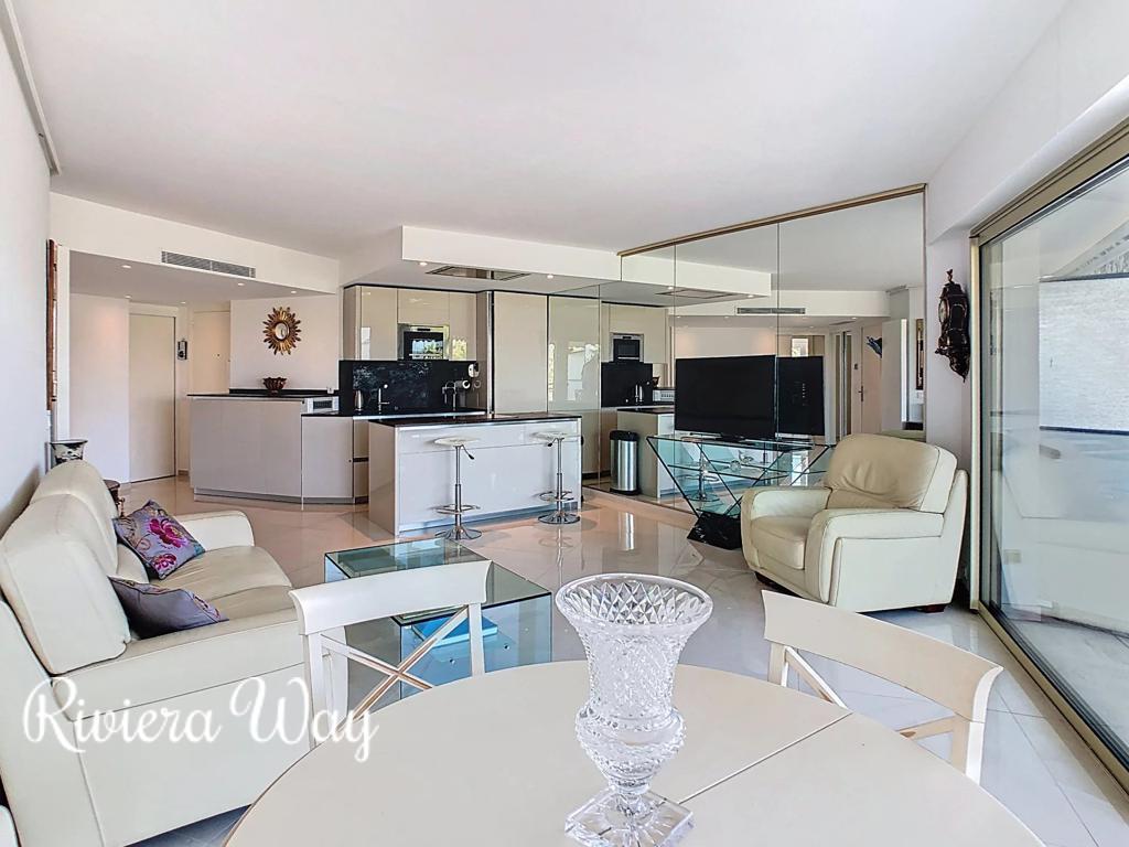 4 room apartment in Boulevard de la Croisette, photo #2, listing #102532710