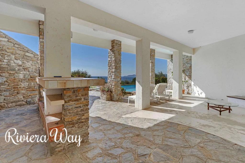 7 room villa in Le Lavandou, photo #4, listing #104398854
