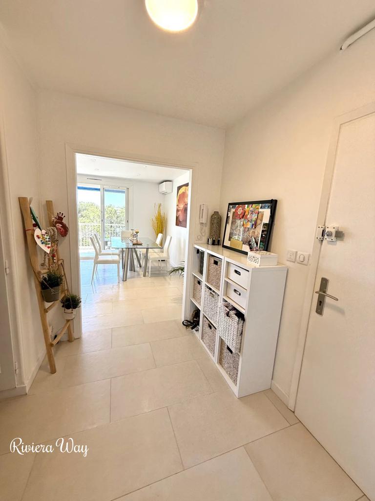 4 room apartment in Antibes, photo #6, listing #103061112