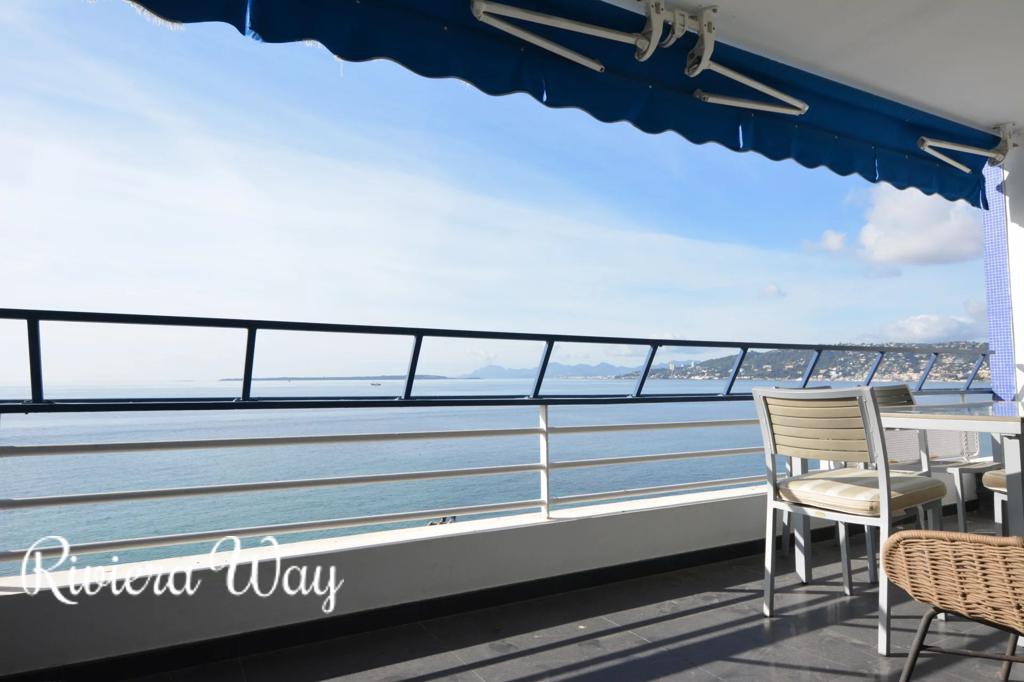 3 room apartment in Juan-les-Pins, photo #1, listing #83212584
