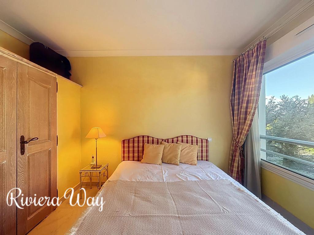2 room apartment in Cap d'Antibes, photo #3, listing #104836704