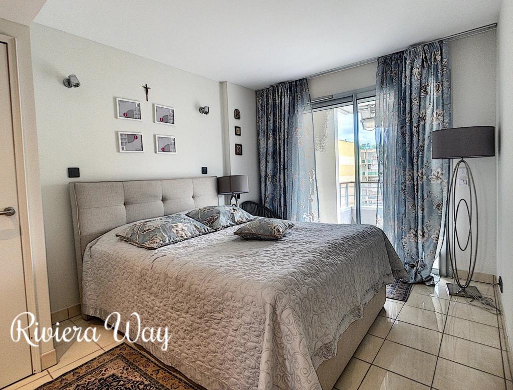 3 room apartment in Cannes, photo #9, listing #105801066