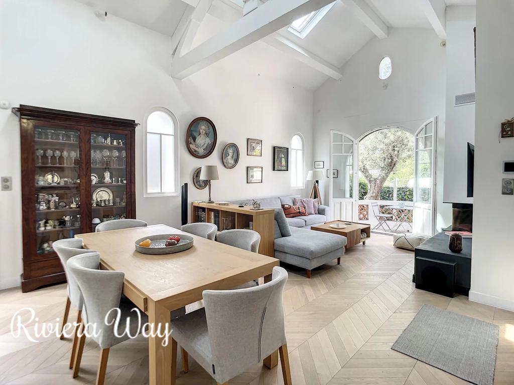 4 room villa in Cap d'Antibes, photo #8, listing #98652372