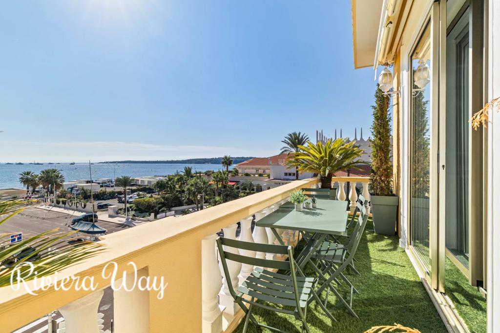 3 room apartment in Cannes, photo #3, listing #107157750