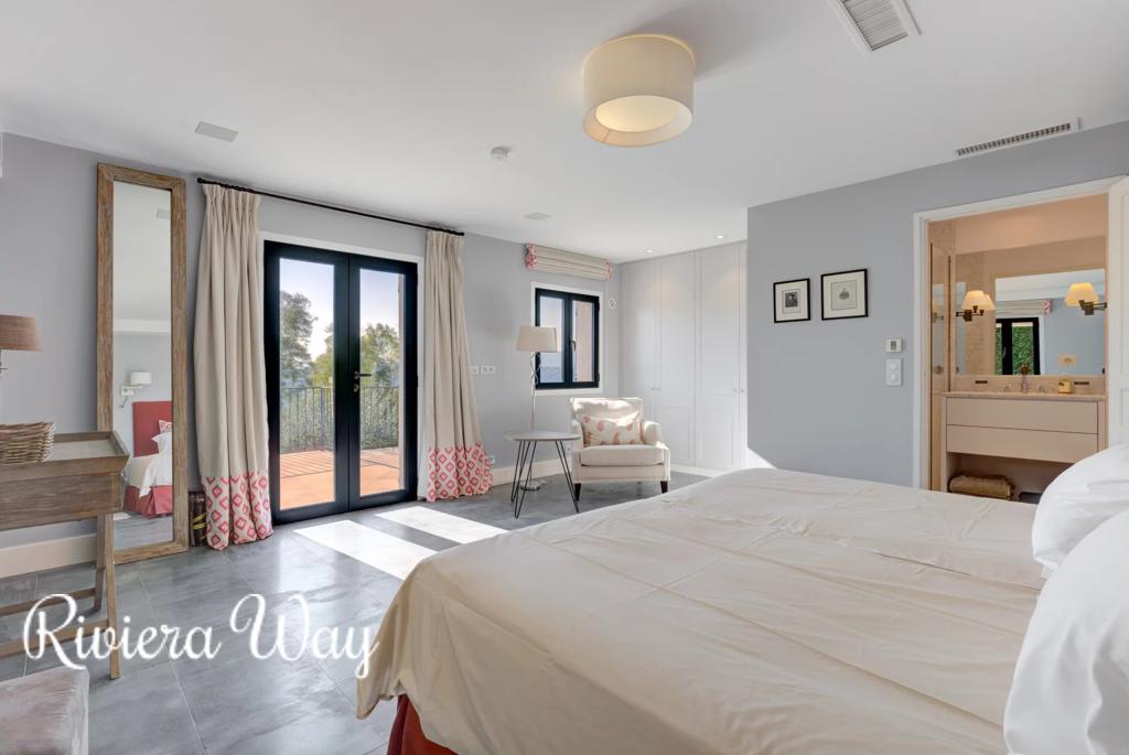 8 room villa in Muan-Sarthe, photo #2, listing #103075140