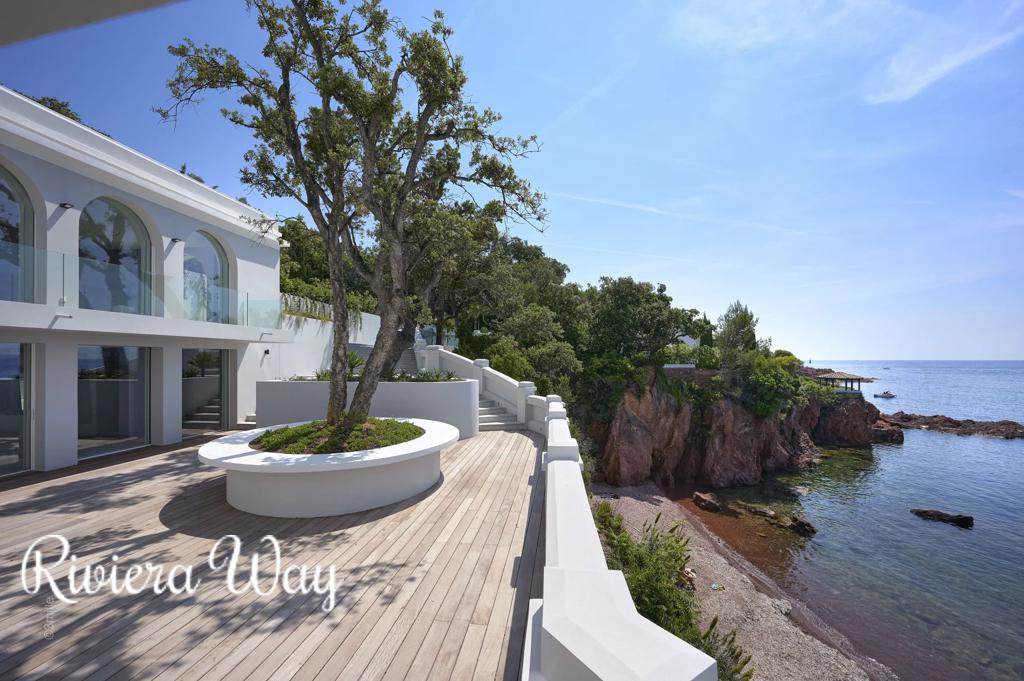 8 room villa in Agay, photo #2, listing #86857428
