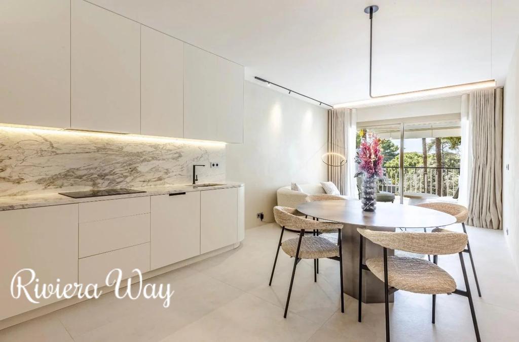 3 room apartment in Boulevard de la Croisette, photo #2, listing #104433000