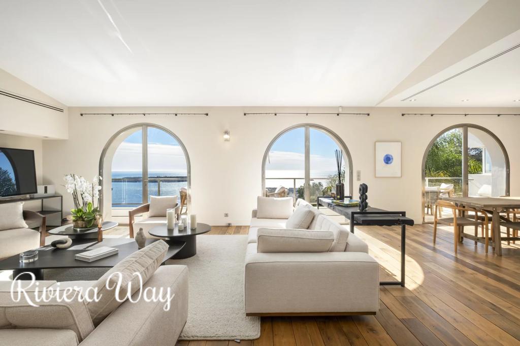 7 room villa in Cannes, photo #3, listing #107261742