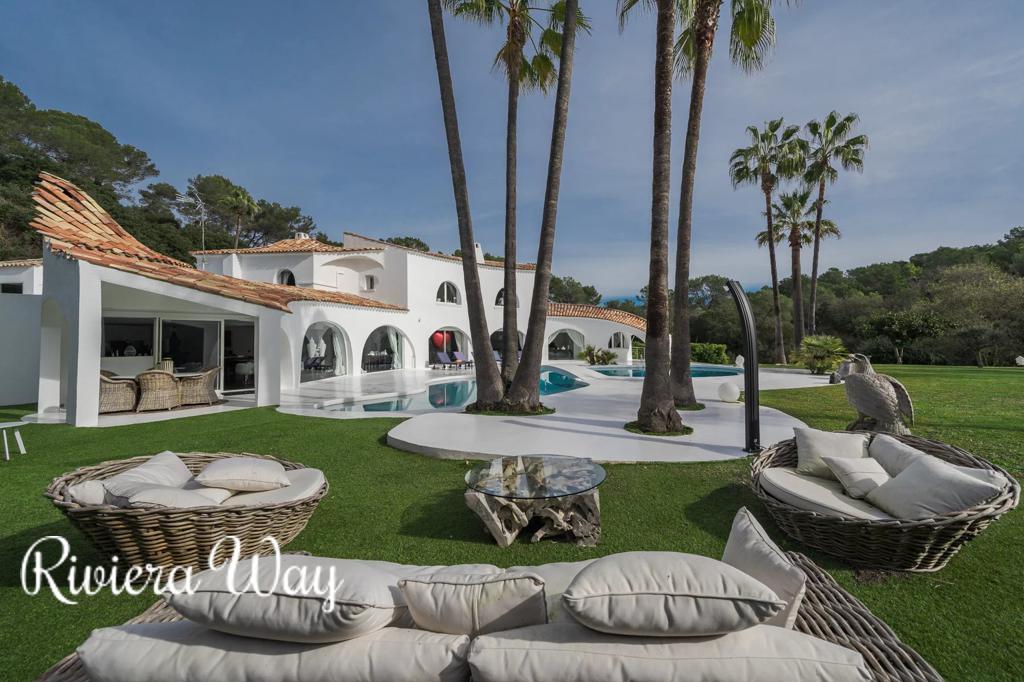 8 room villa in Mougins, photo #1, listing #105737898