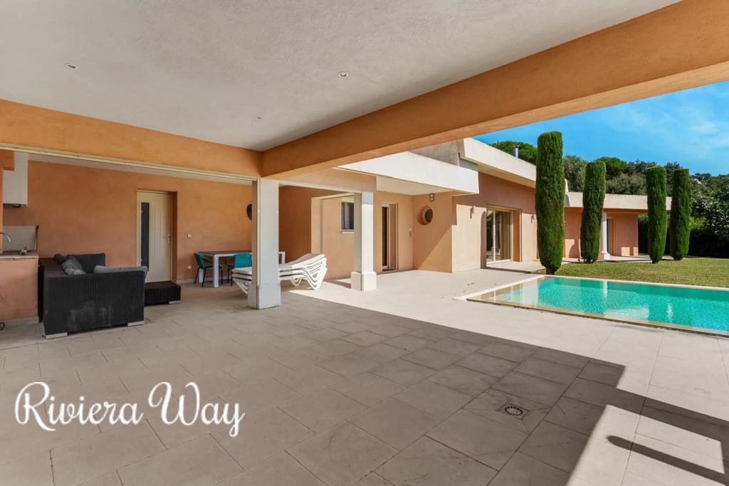 8 room villa in Cavalaire-sur-Mer, photo #8, listing #104236272
