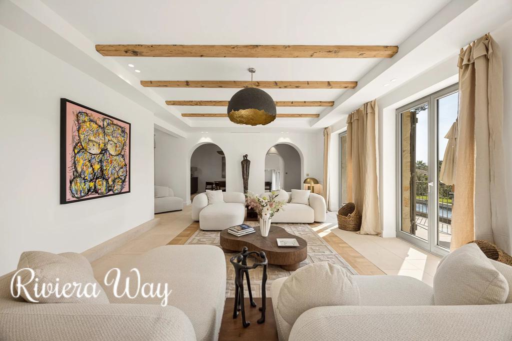 8 room villa in Cap d'Antibes, photo #6, listing #106571934