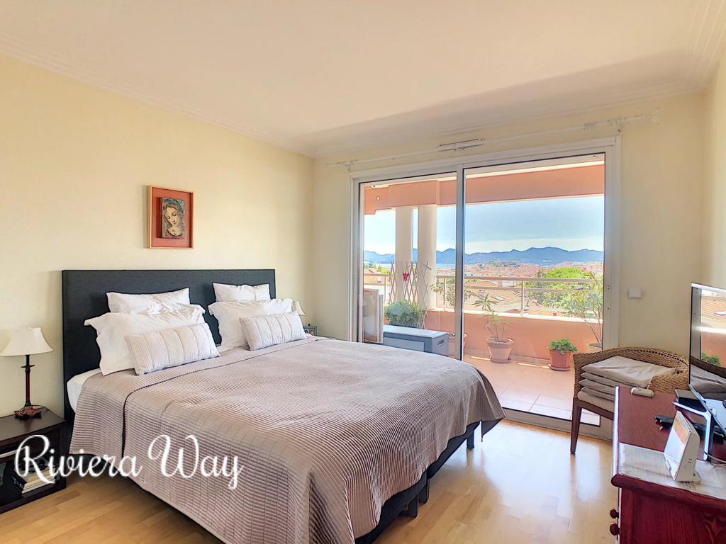 3 room apartment in Cannes, photo #1, listing #102762954