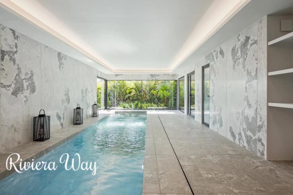 Villa in Roquebrune-sur-Argens, photo #7, listing #104480124