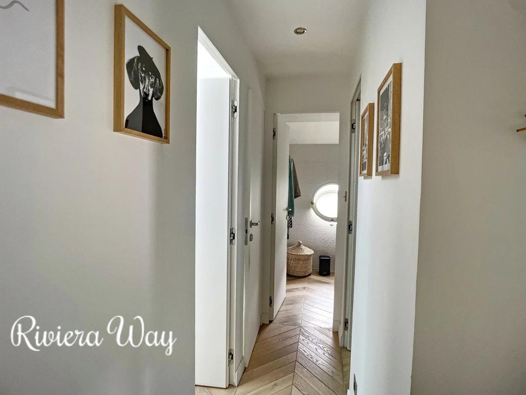 4 room villa in Cap d'Antibes, photo #2, listing #98652372