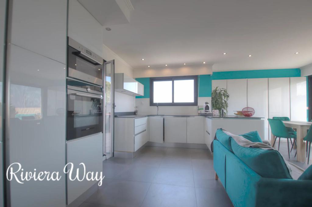 4 room apartment in Antibes, photo #5, listing #103378464