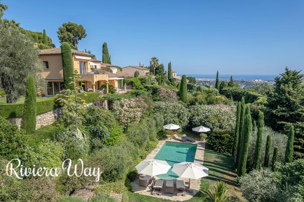 8 room villa in Mougins, photo #8, listing #82624752