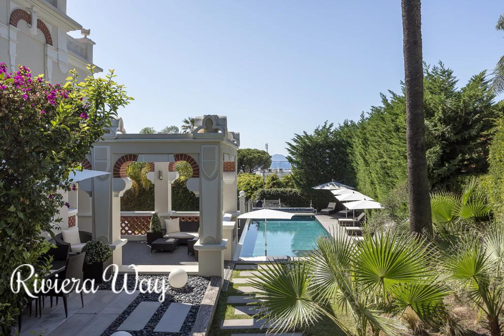 5 room villa in Cap d'Antibes, photo #6, listing #103975620