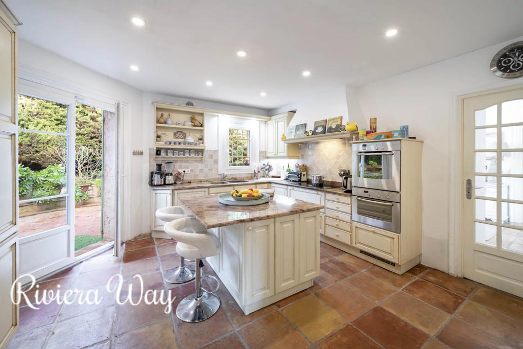 8 room villa in Mougins, photo #7, listing #100683828