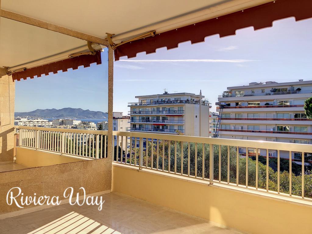 2 room apartment in Cannes, photo #7, listing #85864044