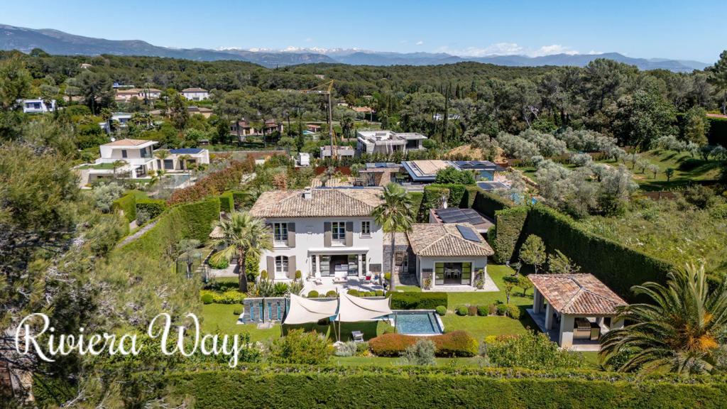6 room villa in Mougins, photo #1, listing #106328880