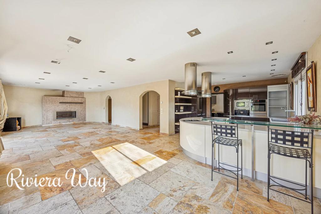 7 room villa in Roquefort-les-Pins, photo #3, listing #105187782