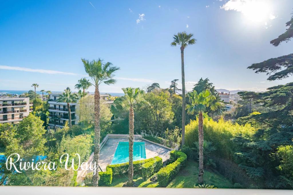 4 room apartment in Cannes, photo #4, listing #99409002